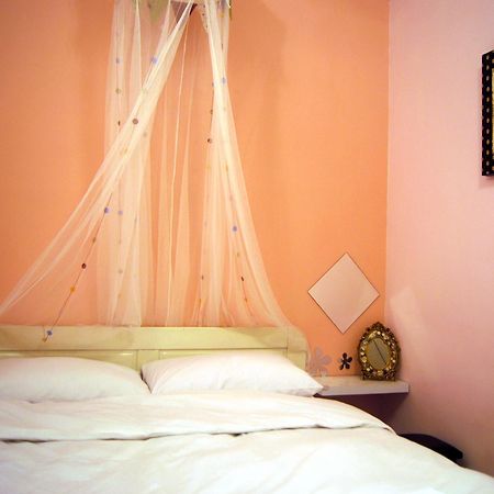 Love Hostel Тайнань Екстер'єр фото