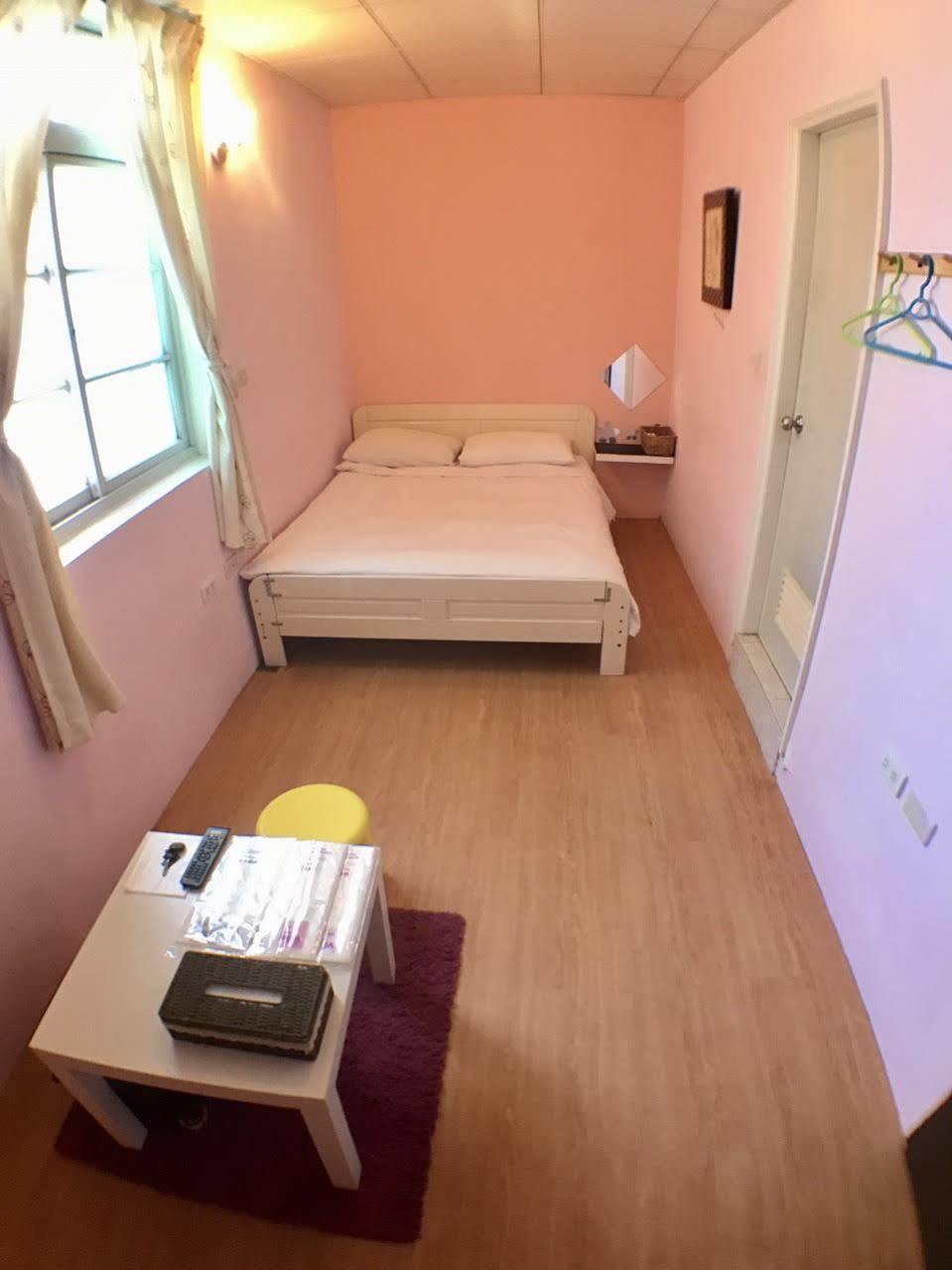 Love Hostel Тайнань Екстер'єр фото