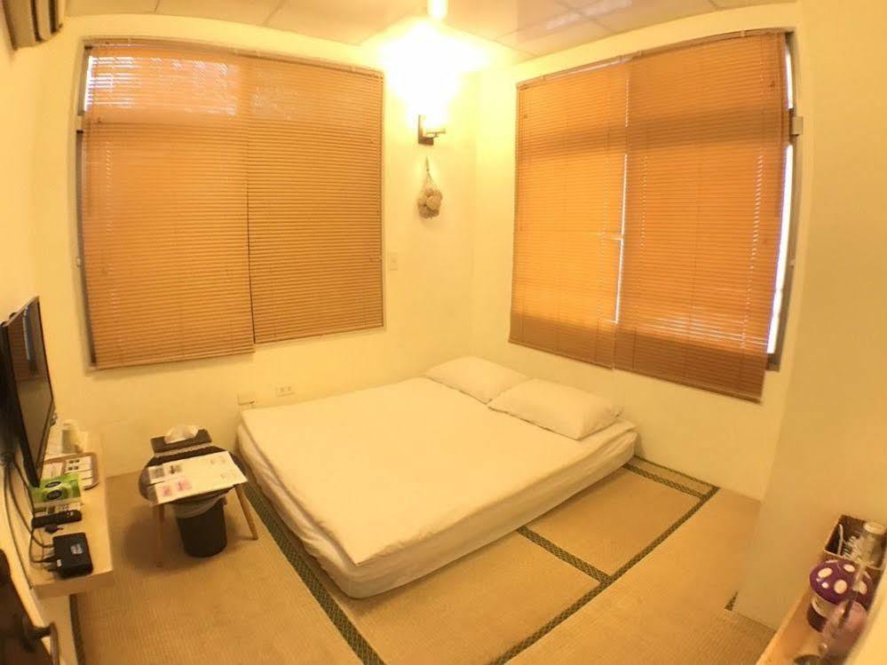 Love Hostel Тайнань Екстер'єр фото