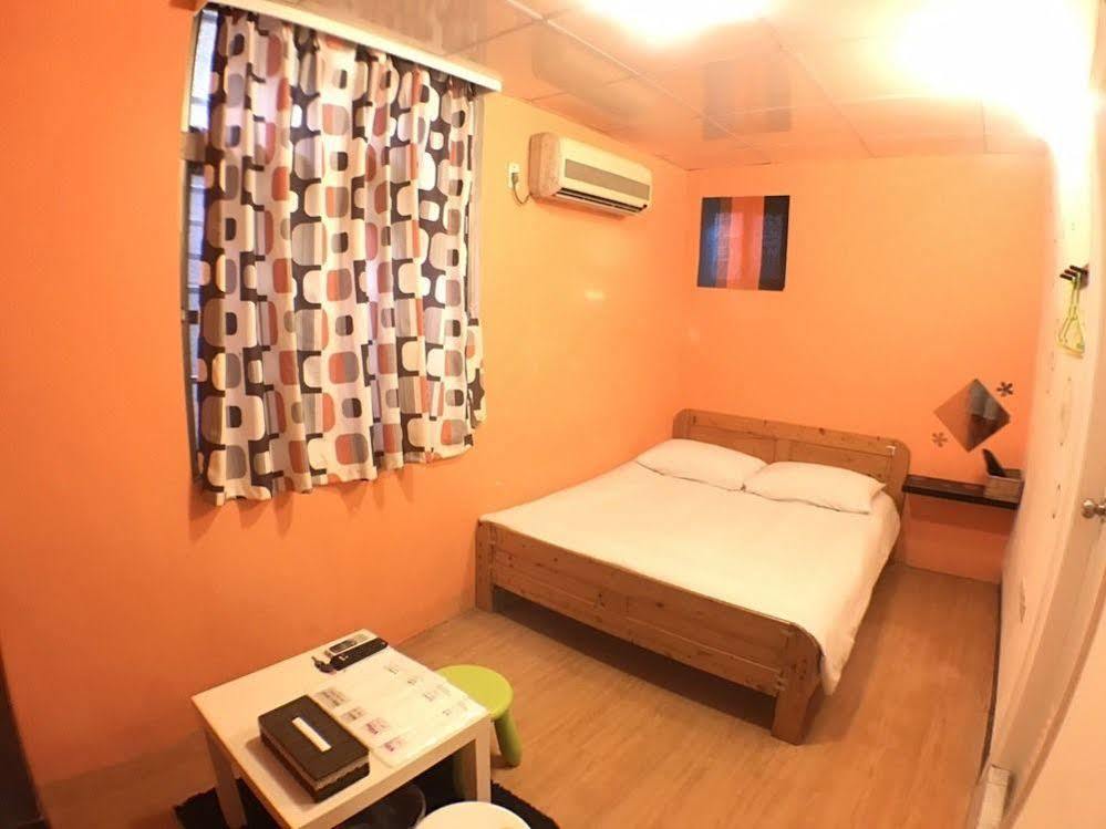 Love Hostel Тайнань Екстер'єр фото