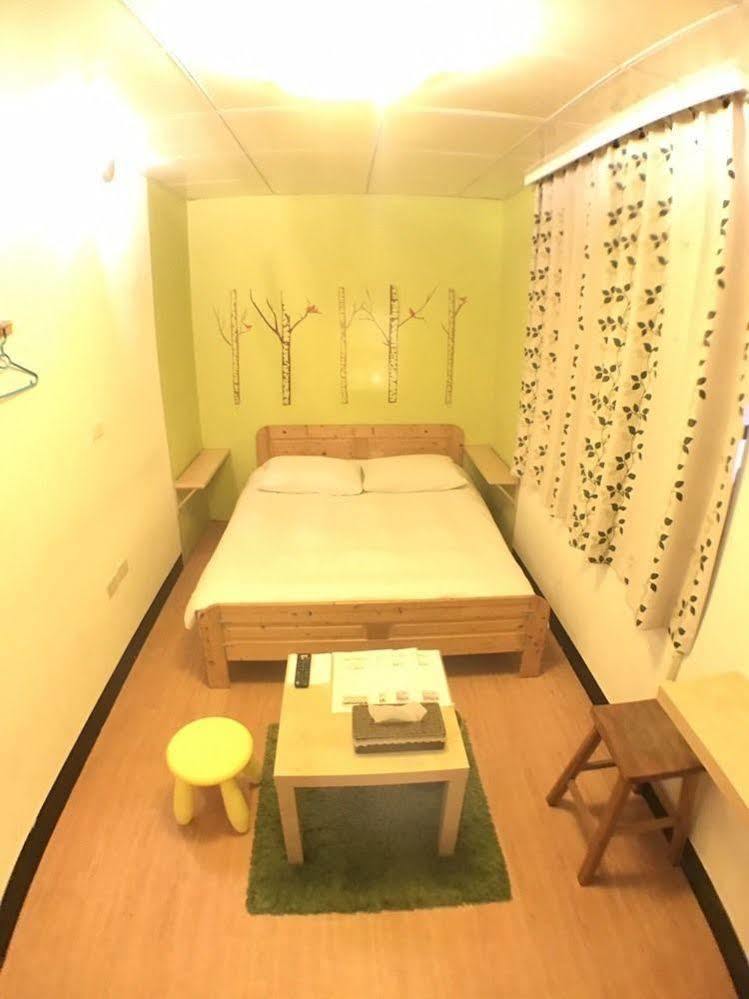 Love Hostel Тайнань Екстер'єр фото