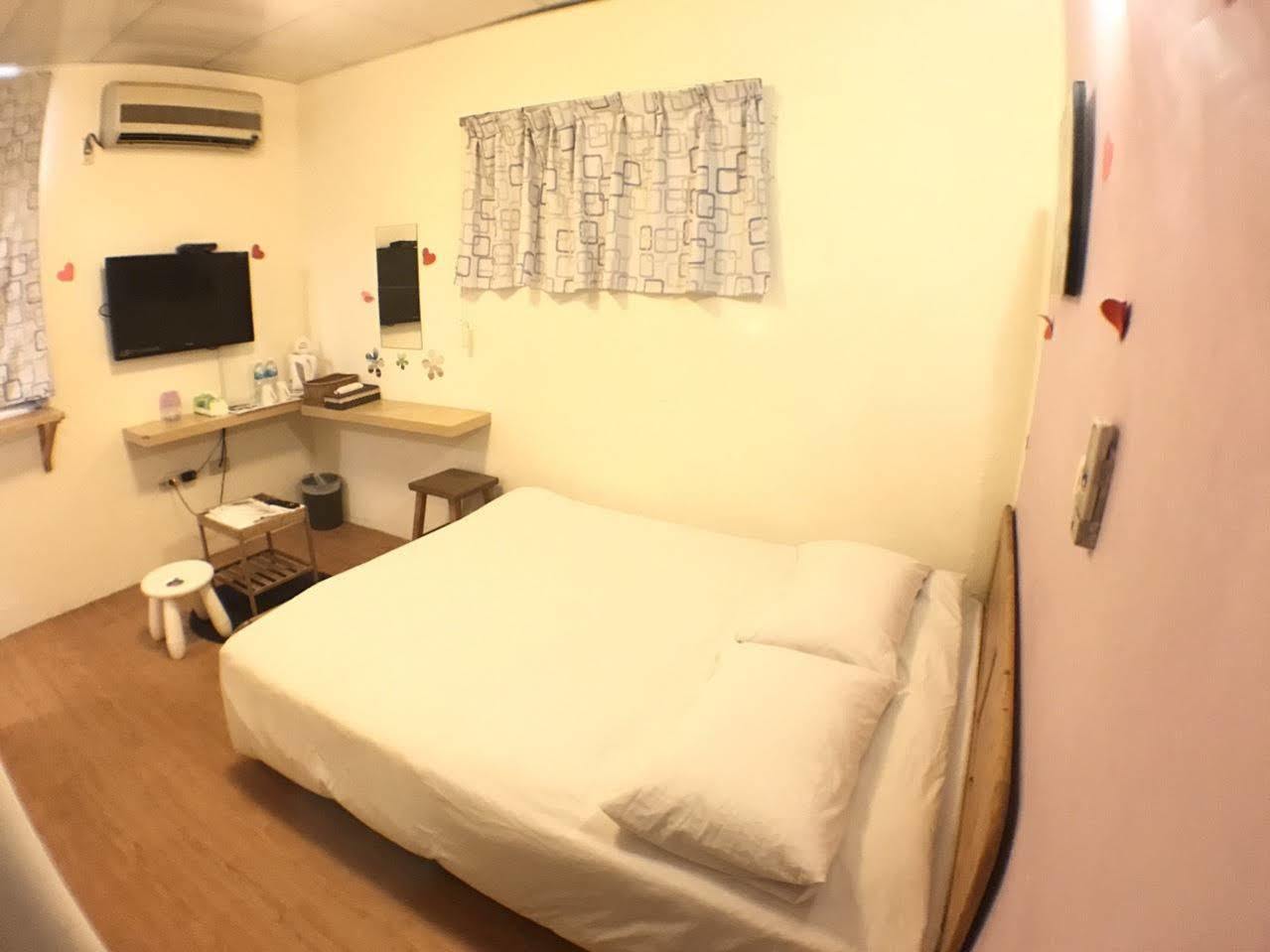 Love Hostel Тайнань Екстер'єр фото